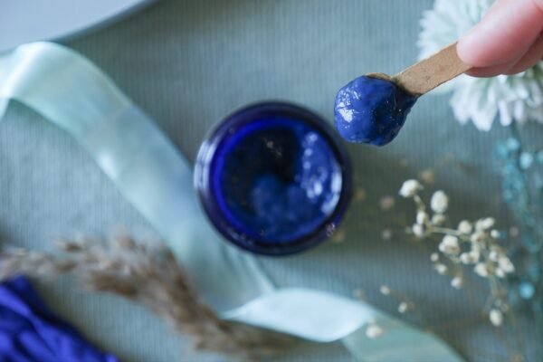 gommage facial au nila bleu