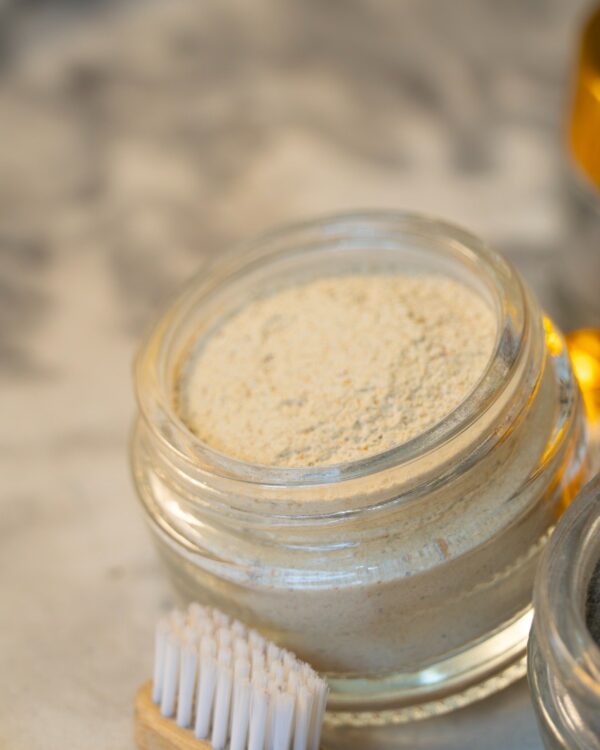 Dentifrice en poudre au curcuma & clou de girofle