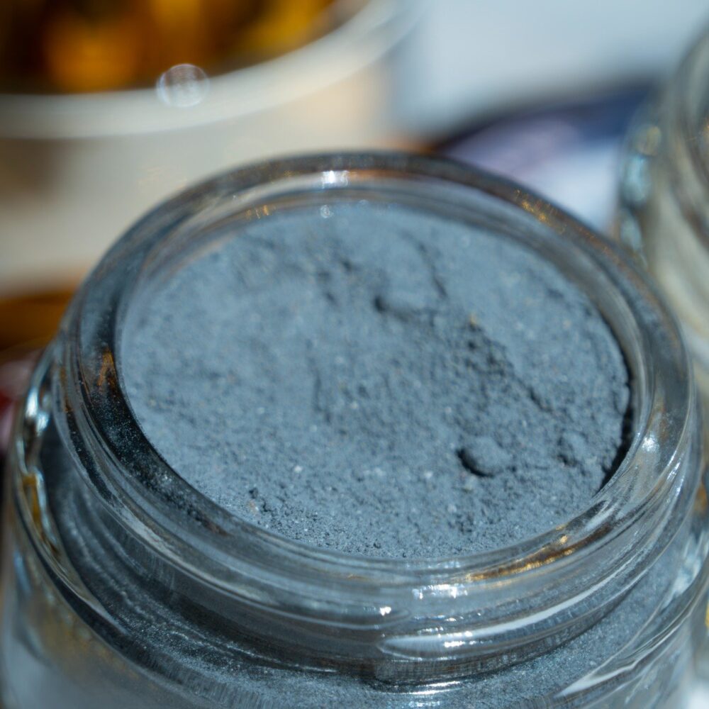 Dentifrice en poudre au charbon actif