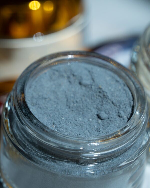 Dentifrice en poudre au charbon actif
