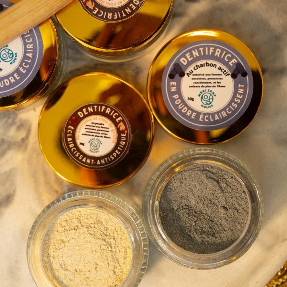 Dentifrice en poudre au charbon actif