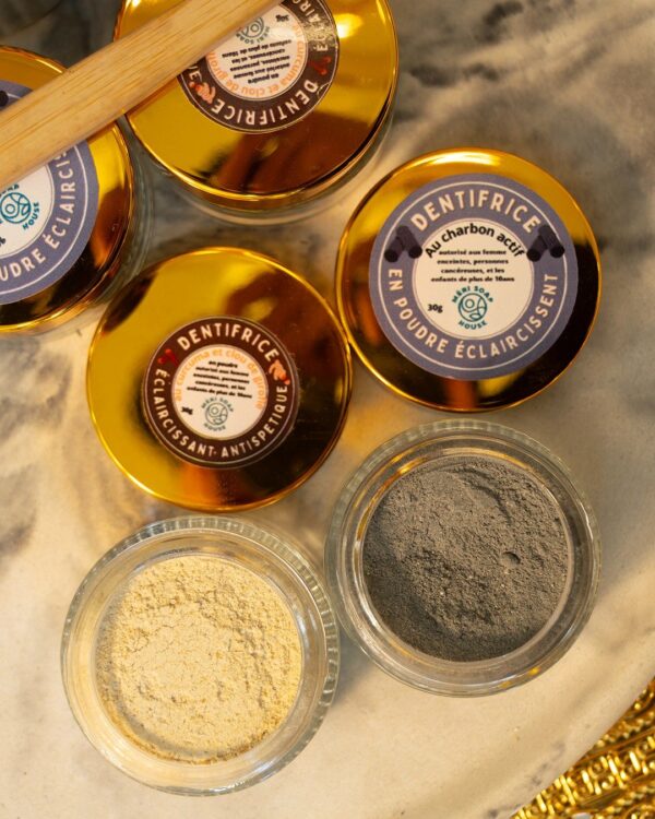 Dentifrice en poudre au charbon actif