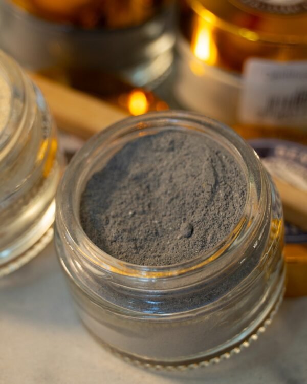 Dentifrice en poudre au charbon actif