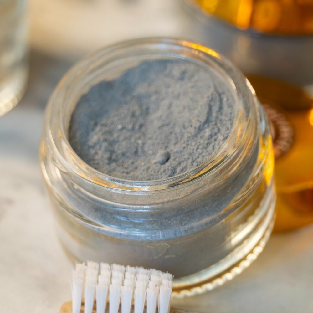 Dentifrice en poudre au charbon actif