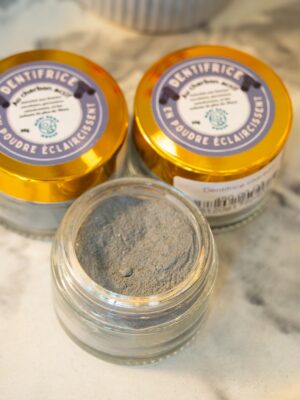 Dentifrice en poudre au charbon actif