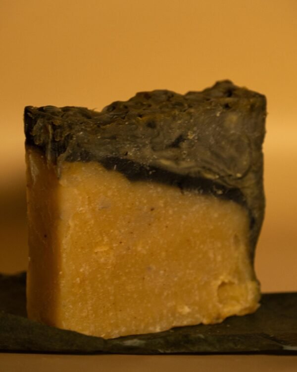 savon curcuma et cire d'abeille
